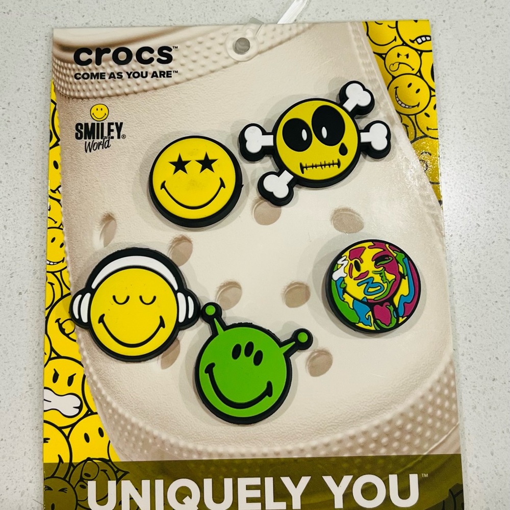 New croc jibbitz
